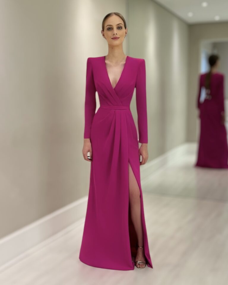 Vestido Vera Pink com decote em V e mangas longas