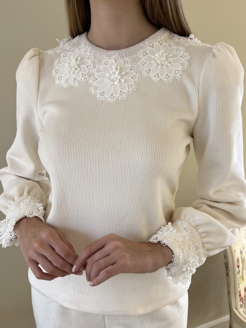 Alternative view of Blusa Pietra